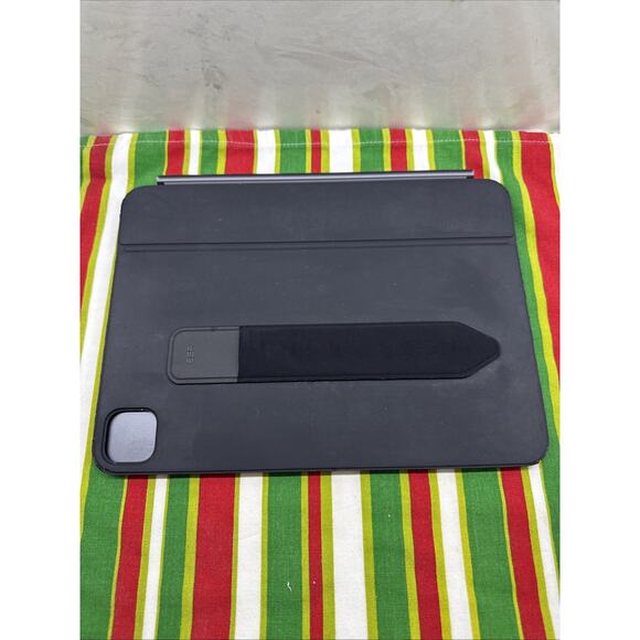 Genuine Apple A2975 Magic Keyboard for iPad Pro 11" M2 M3 M4 Black Pencil Holder - Picture 3 of 14